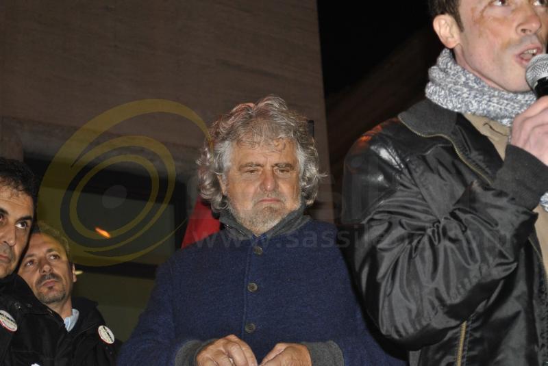 Comizio di Beppe Grillo a Matera e dei candidati alle regionali - 14 novembre 2013 (foto SassiLand)