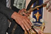 Queste mani parlano di storia ,di tempo vissuto , di memorie, di luoghi