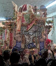 ogni volta che arriva il grande giorno verrebbe voglia di impacchettare il carro e portarselo via tutto a casa... la felicita' alla distruzione e tanta ma c'e anche il dispiacere per un opera meravigliosa come questa