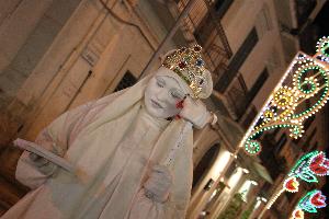 Festa della Bruna con statua della liberta 