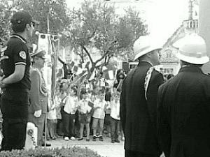 Piazza Vittorio Veneto:i bimbi che orgogliosamente cantano "Fratelli D'Italia".
