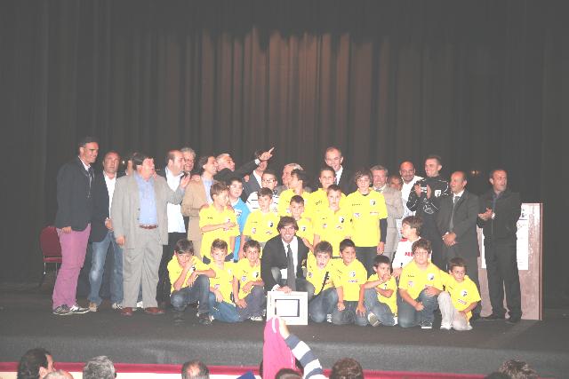 Filippo Galli con i bambini - edizione 2010