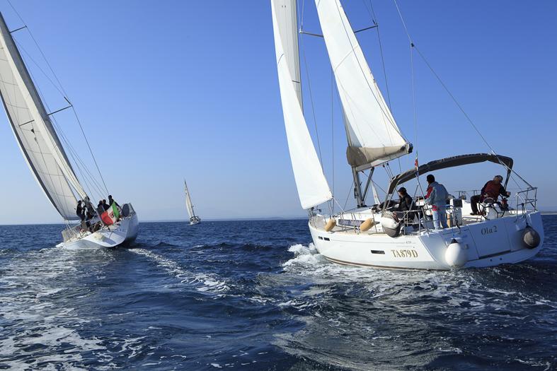 Regata nel Mar Ionio