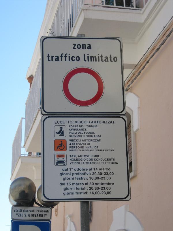 cartelli ztl a Matera (foto Martemix)