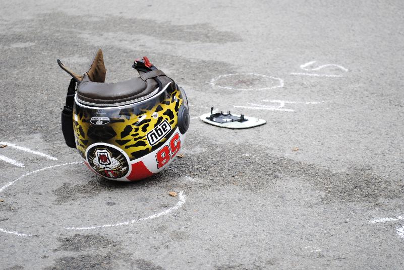 Incidente tra scooter e auto - 22 aprile 2013 (foto SassiLand)