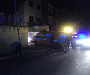 Palo della luce investito da auto in via Lucana - 7 giugno 2013 (foto SassiLand)
