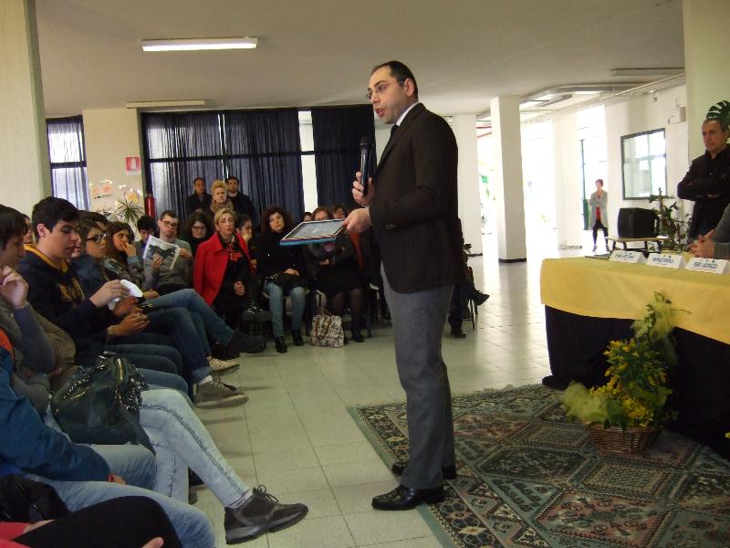 Lacorazza incontra gli studenti dell´Istituto di istruzione superiore di Bernalda