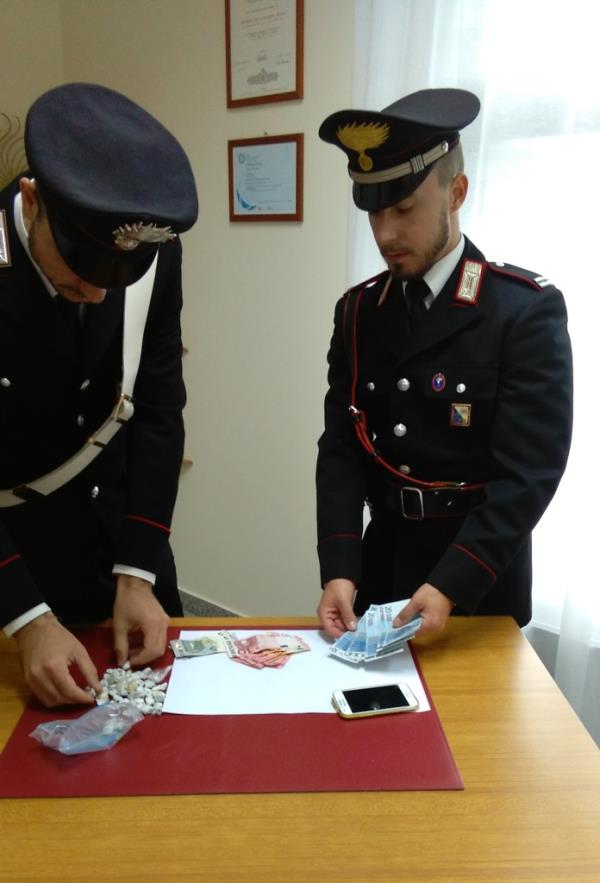 Dosi di hashish sequestrate dai Carabinieri di Stigliano - 8 ottobre 2015